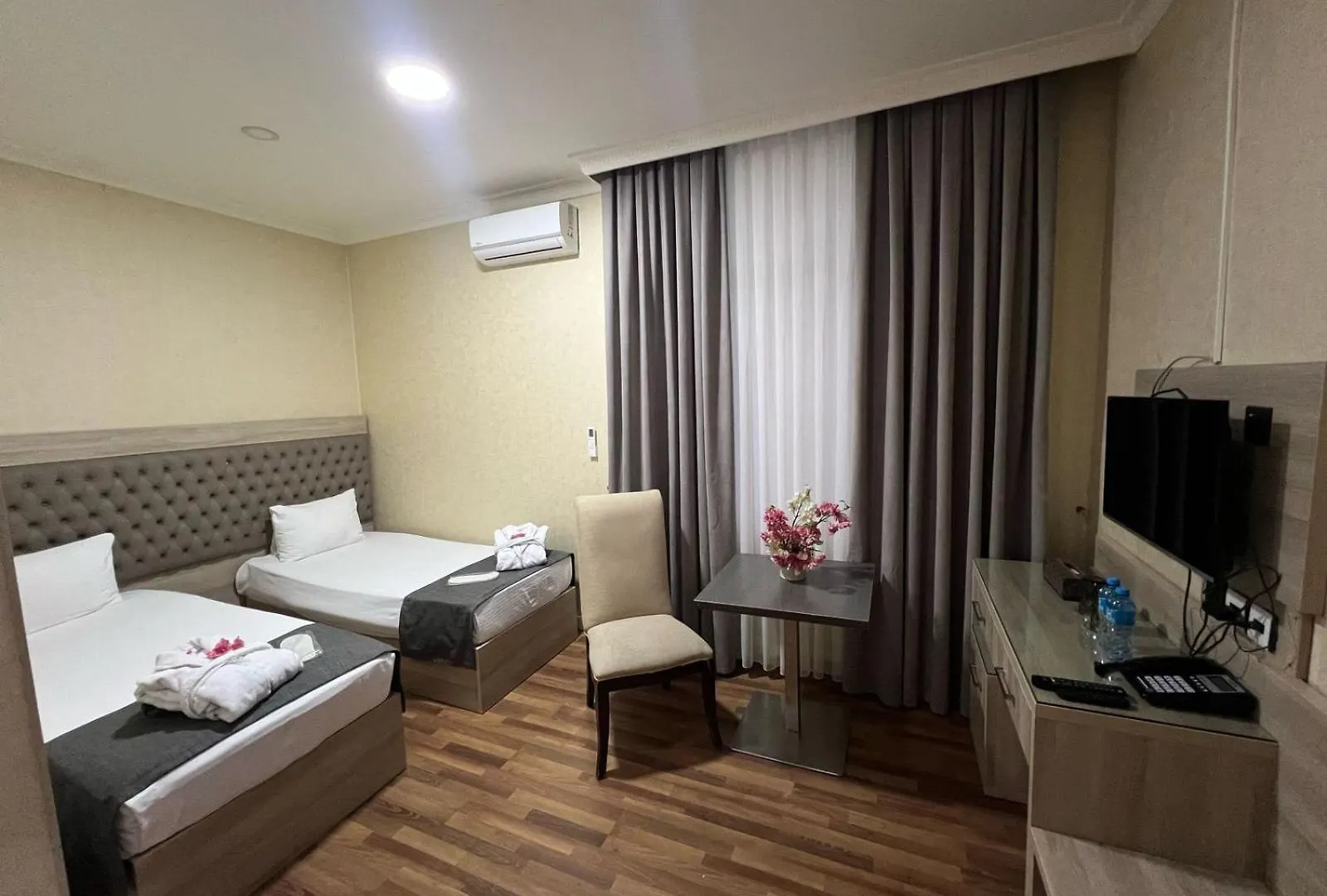 Empire Baku Hotel 3*,